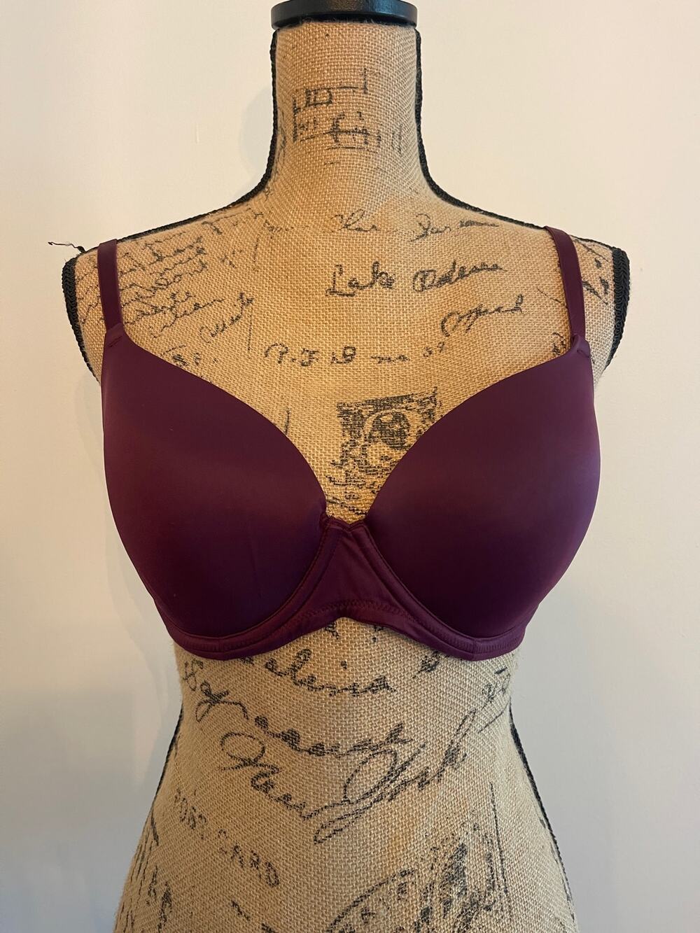 Victoria’s Secret Wear Everywhere Bra Purple Lightly Lined Size 36D